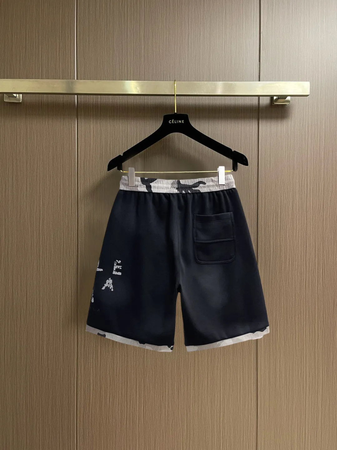 Balenciaga's three-standard complete 2026 summer New Arrival men's casual shorts, advanced custom-made Breathable fabric, Breathable fabric, extremely stretchy and comfortable, impeccable details, top-grade accessories, original logo design concept, delicate and soft feel! The upper body fit is awesome! Size: M-XXXL Please state your height and weight when ordering